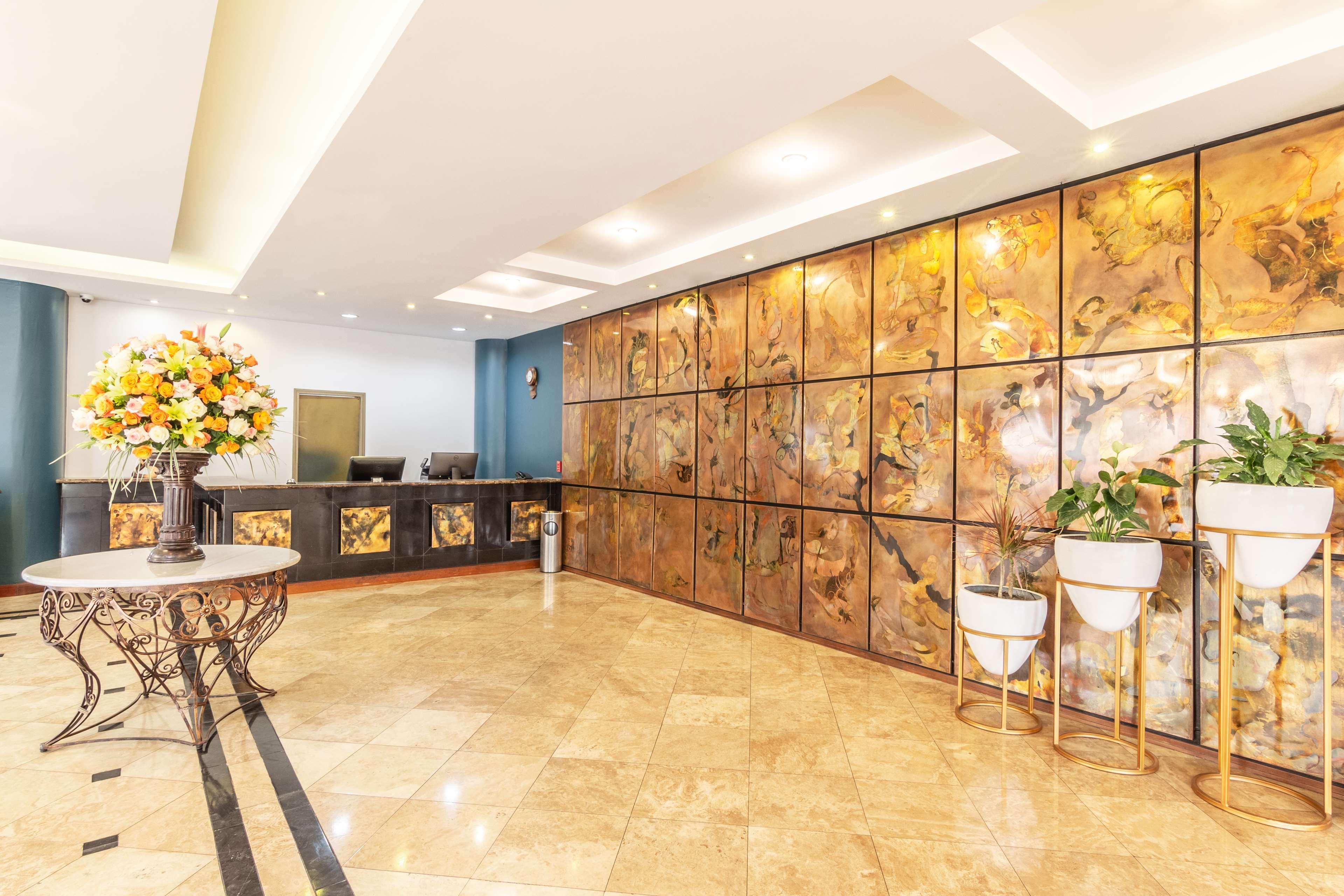 โรงแรมฮาวเวิร์ด จอห์นสัน โลคา โลจา ภายนอก รูปภาพ